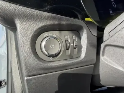 Photo 8 Opel Corsa  1.2 Turbo Hybrid 110ch GS e-DCT6