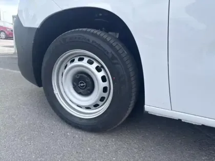 Photo 8 Opel Combo  Cargo M charge utile majorée Diesel 100ch Pack Premium Connect