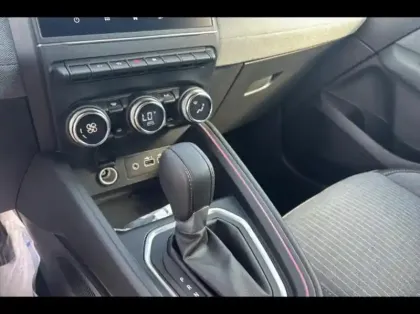 Photo 14 Renault Clio  1.6 E-Tech 145ch full hybrid Techno - 25