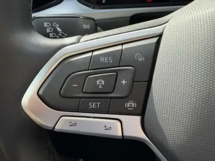 Photo 15 Volkswagen T-roc  1.0 TSI 110ch Life Plus