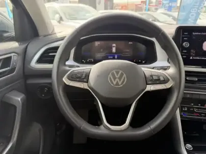 Photo 12 Volkswagen T-roc  1.0 TSI 110ch Life Plus