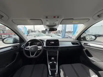 Photo 11 Volkswagen T-roc  1.0 TSI 110ch Life Plus