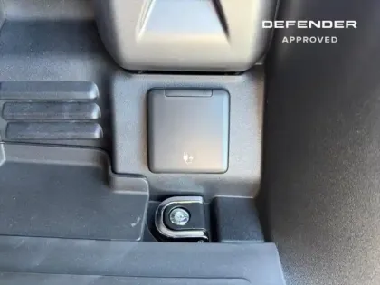 Photo 10 Land rover Defender Gén. III Ph1 NG2 X-Dynamic SE 3