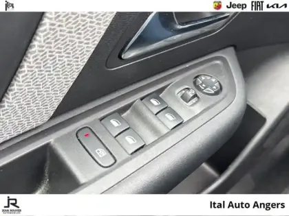 Photo 11 Citroën C4 Gén. III Ph1 Feel 5