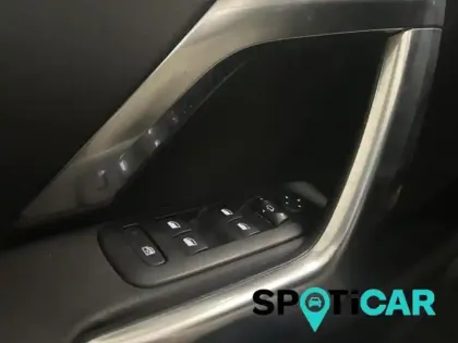 Photo 11 Peugeot 2008 Gén. I Ph2 Crossway 5