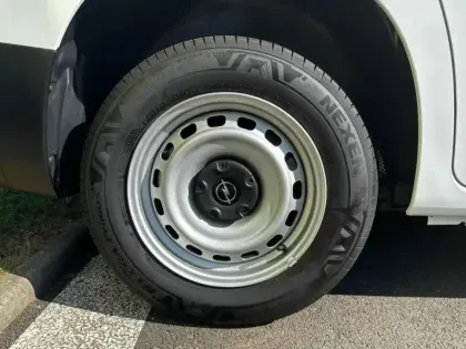 Photo 23 Opel Combo  Cargo M 650kg BlueHDi 100ch S&S Pack Premium Connect