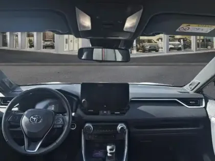 Photo 7 Toyota Rav4 Gén. V Ph1 Collection 5