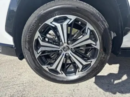 Photo 11 Toyota Rav4 Gén. V Ph1 Collection 5