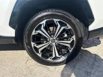 Photo 10 Toyota Rav4 Gén. V Ph1 Collection 5