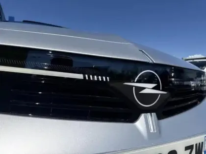 Photo 9 Opel Astra  1.2 Turbo Hybrid 145ch Ultimate e-DCT 6