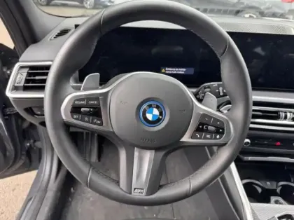 Photo 15 BMW Serie 3 Série 3 Touring 320eA 204ch M Sport