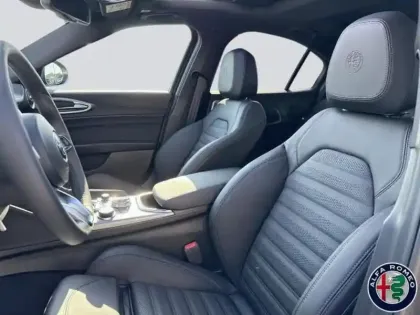 Photo 9 Alfa Romeo Giulia  2.2 Diesel 160ch Veloce AT8