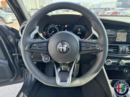 Photo 13 Alfa Romeo Giulia  2.2 Diesel 160ch Veloce AT8