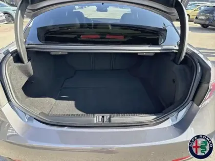 Photo 12 Alfa Romeo Giulia  2.2 Diesel 160ch Veloce AT8