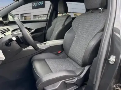 Photo 8 Peugeot 5008  Hybrid 145ch Allure e-DCS6