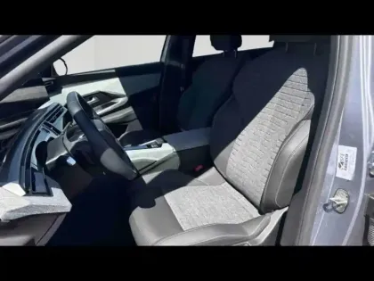 Photo 26 Peugeot 5008  Hybrid 145ch Allure e-DCS6