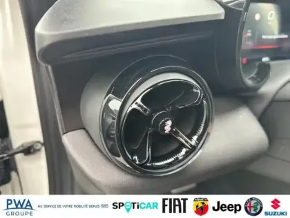 Photo 12 Alfa Romeo Junior  1.2 Ibrida 145ch Speciale e-DCT6