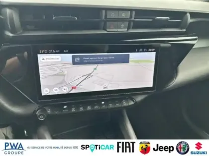 Photo 14 Alfa Romeo Junior  1.2 Ibrida 145ch Speciale e-DCT6
