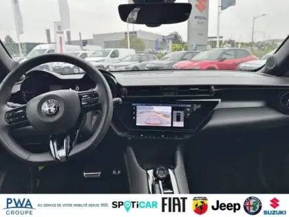 Photo 7 Alfa Romeo Junior  1.2 Ibrida 145ch Speciale e-DCT6