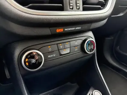 Photo 14 Ford Fiesta Gén. V Ph1 Evo Cool & Connect 5