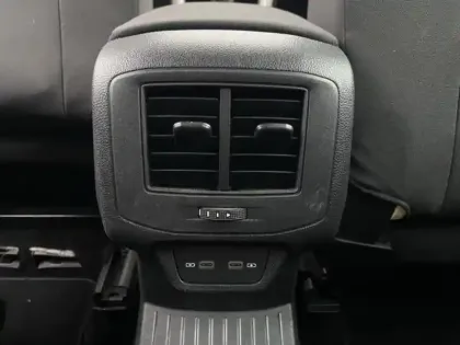 Photo 15 Volkswagen T-roc Gén. I Ph1 Style 2