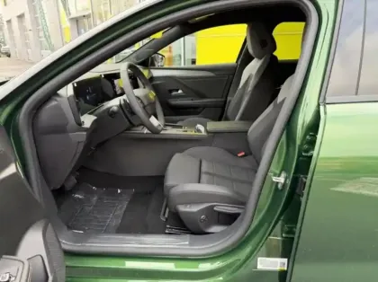 Photo 9 Opel Astra Gén. III Ph2 GS 5