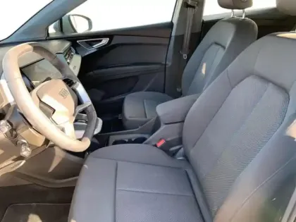 Photo 12 Audi Q4  e-tron 35 e-tron 170ch