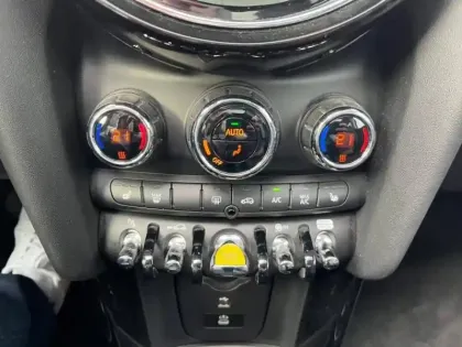 Photo 7 Mini Mini Gén. III (F56) Ph3 Edition Premium Plus 3