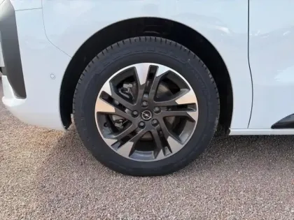 Photo 8 Opel Vivaro  Fg M 2.2 Diesel 180ch Sportive automatique