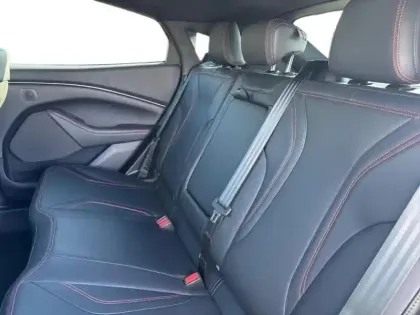 Photo 7 Ford Mustang  Mach-E 294ch Extended Range 91kWh Premium Propulsion