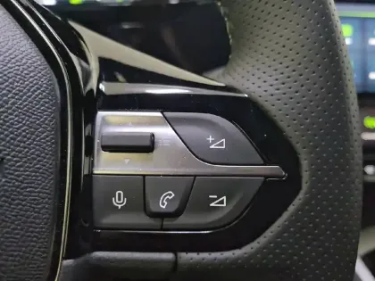 Photo 28 Peugeot 408  Hybrid 145 e-DCS6