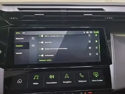 Photo 21 Peugeot 408  Hybrid 145 e-DCS6