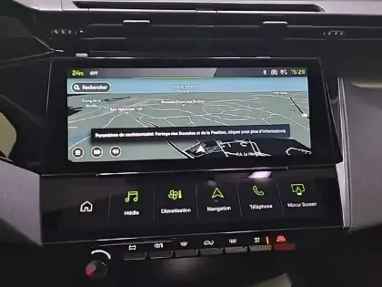 Photo 18 Peugeot 408  Hybrid 145 e-DCS6