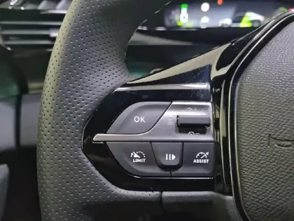 Photo 27 Peugeot 408  Hybrid 145 e-DCS6