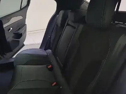 Photo 11 Peugeot 408  Hybrid 145 e-DCS6