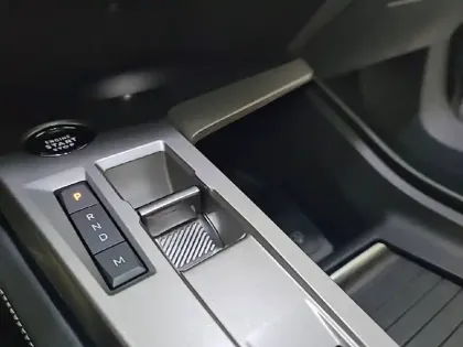 Photo 13 Peugeot 408  Hybrid 145 e-DCS6