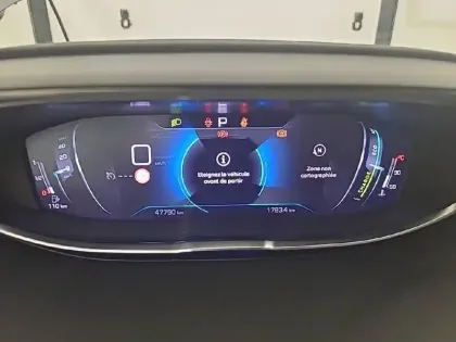 Photo 9 Peugeot 5008  Hybrid 136 e-DCS6
