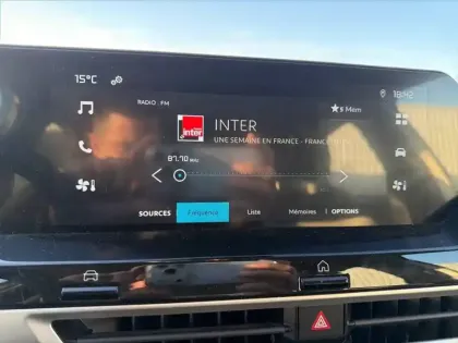 Photo 14 Citroën C4 e- 136 ch Automatique