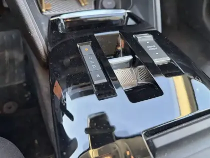 Photo 13 Citroën C4 e- 136 ch Automatique