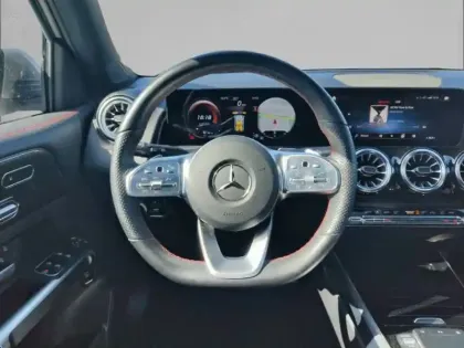 Photo 41 Mercedes GLB  200 d 8G-DCT