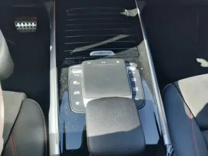 Photo 90 Mercedes GLB  200 d 8G-DCT