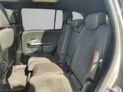 Photo 44 Mercedes GLB  200 d 8G-DCT