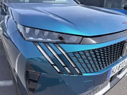 Photo 15 Peugeot 3008  Electrique 325 ch 4x4 73 kWh