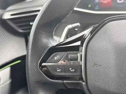 Photo 73 Peugeot 2008  PureTech 130 S&S EAT8