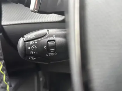 Photo 74 Peugeot 2008  PureTech 130 S&S EAT8