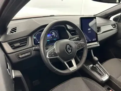 Photo 18 Renault Captur  E-Tech full hybrid 145 ch