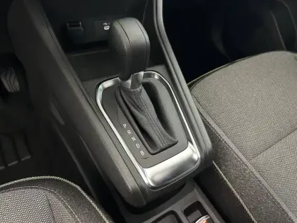 Photo 37 Renault Captur  E-Tech full hybrid 145 ch