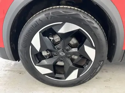 Photo 5 Renault Captur  E-Tech full hybrid 145 ch