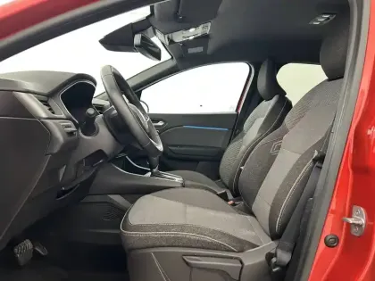 Photo 16 Renault Captur  E-Tech full hybrid 145 ch