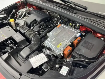 Photo 19 Renault Captur  E-Tech full hybrid 145 ch